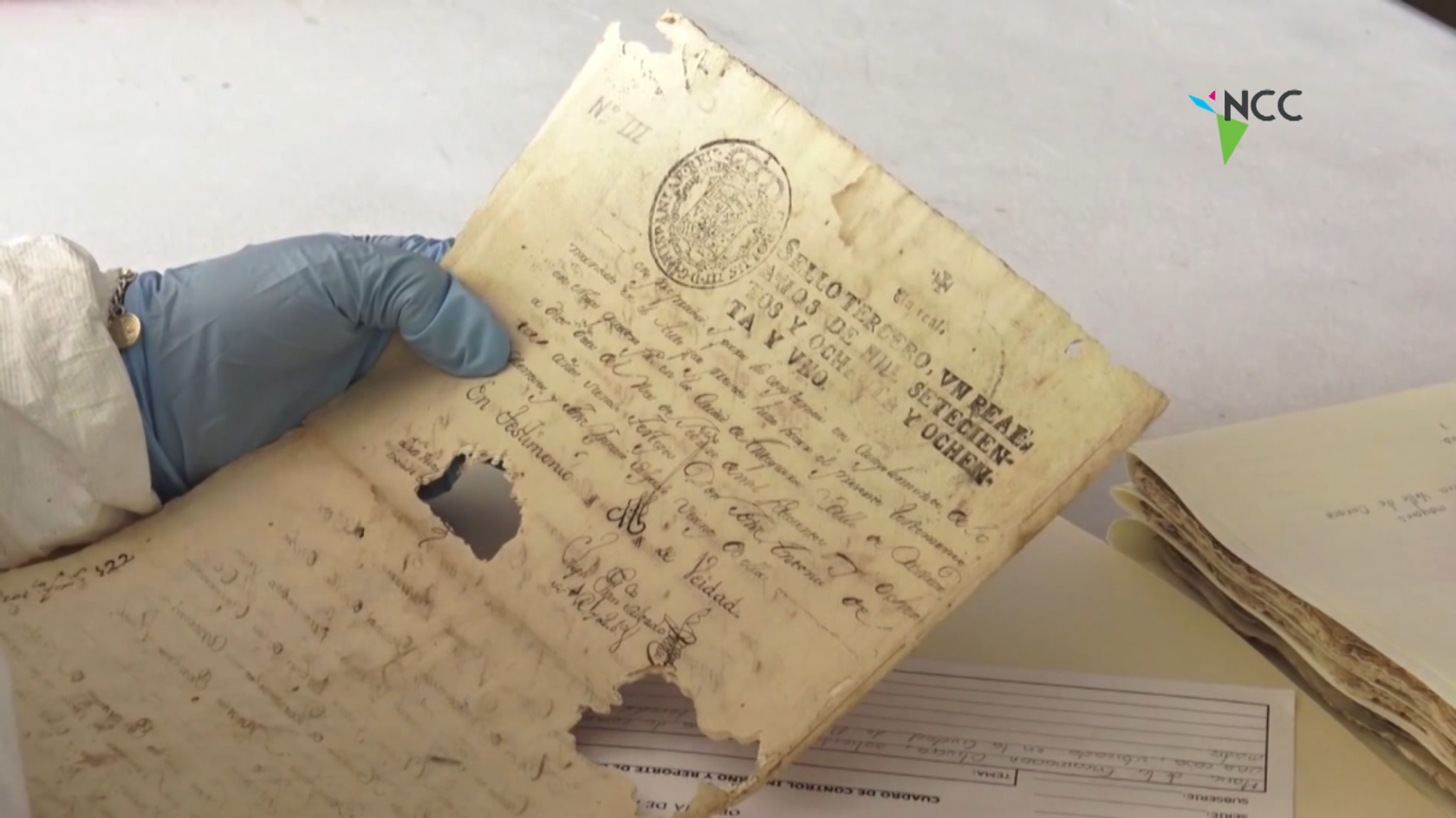 Restauran documentos de la época Virreinal y del México moderno
