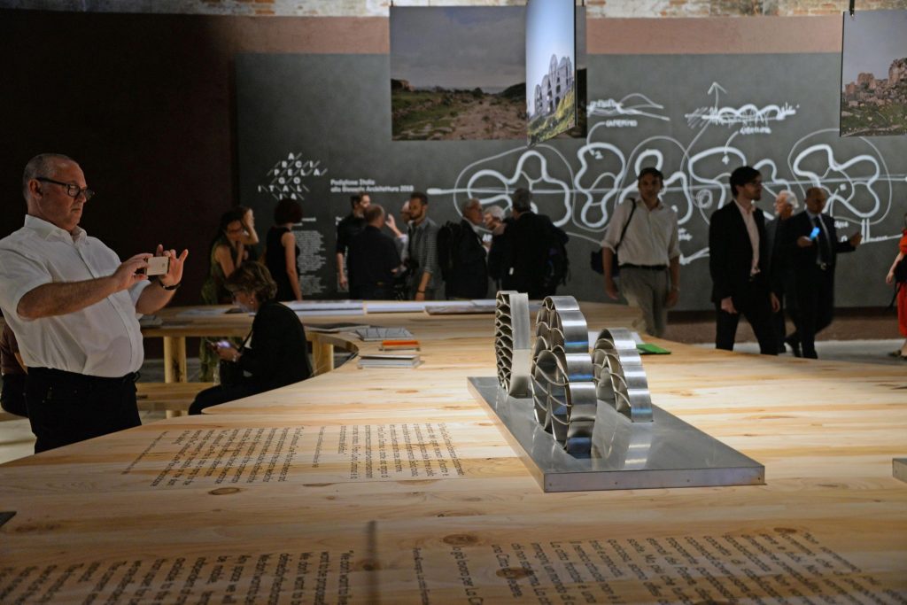 XVI Bienal de Arquitectura de Venecia