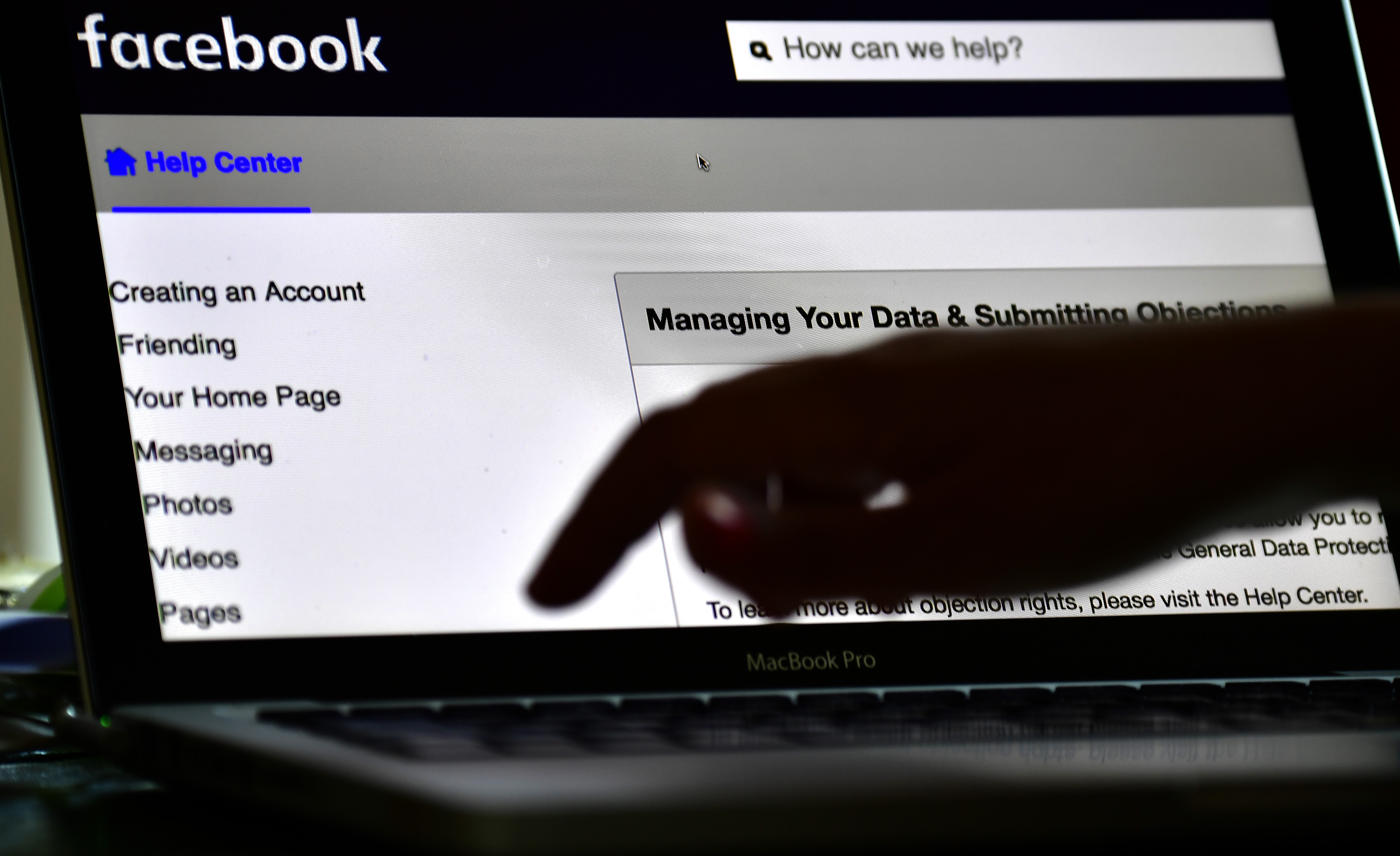 Denuncia colectiva en España contra Facebook por uso de datos personales