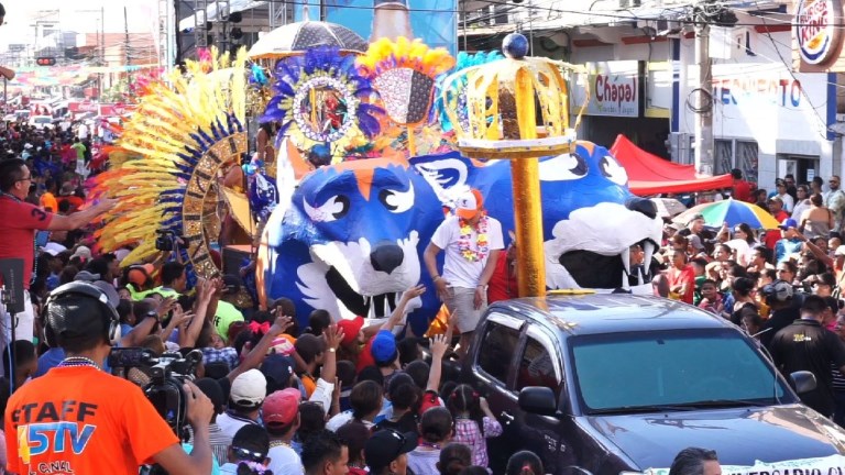 Hondureños festejan su «Carnaval de la Amistad»