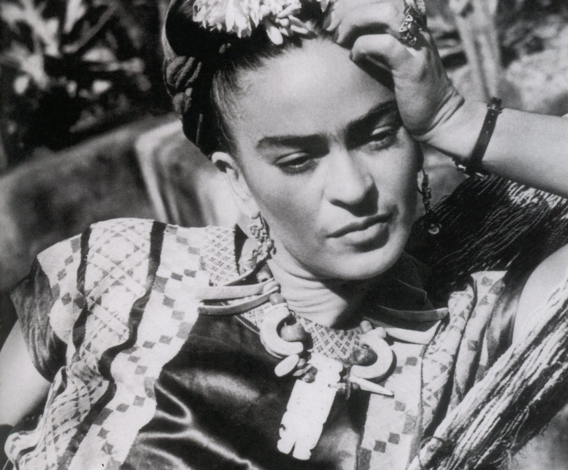 Frida Kahlo en el Lente de 10 grandes: exposición inmortaliza a la artista mexicana