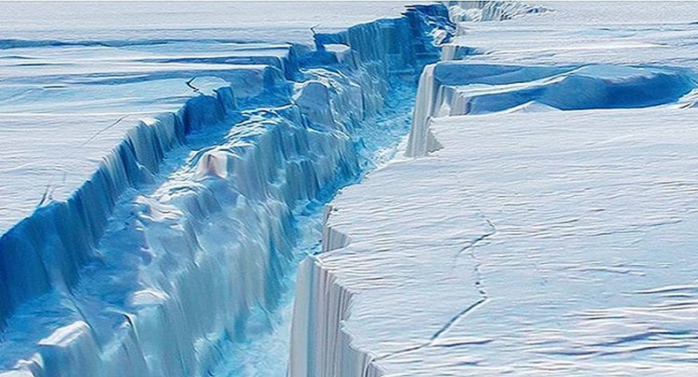 Investigadores preocupados por Iceberg gigante en la Antártida