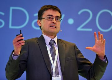 El consultor en temas de salud del Banco Mundial, Juan Pablo Toro. EFE/Ernesto Guzmán Jr.