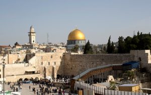 VIDA COTIDIANA EN JERUSALÉN EN LA VÍSPERA DE LA VISITA DE PENCE AL MURO DE LAS LAMENTACIONES