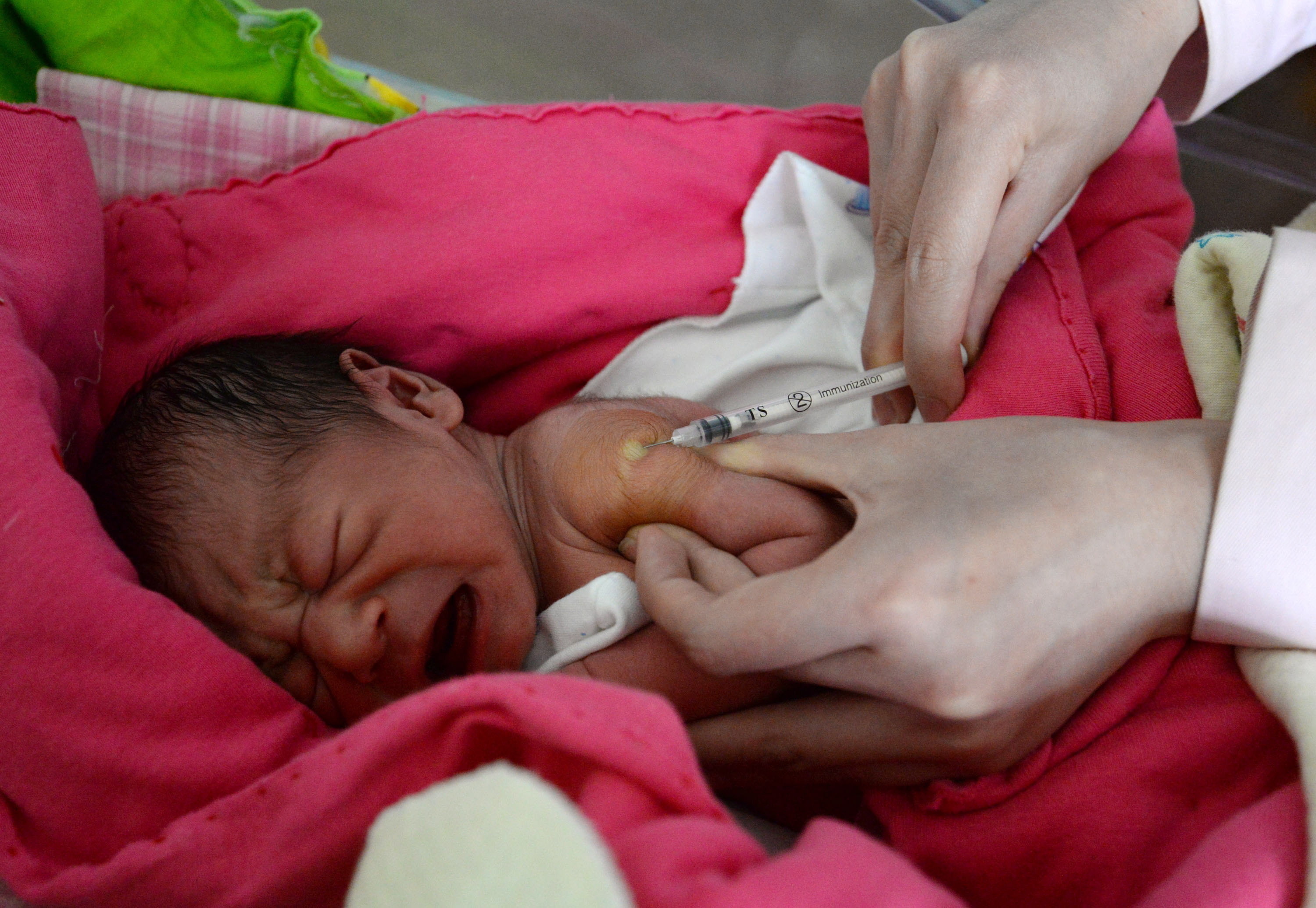 Un escándalo de vacunas adulteradas vuelve a poner en duda la sanidad china