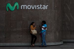 Venezuela pide a empresas de telefonía «actitud proactiva» ante falta de divisas