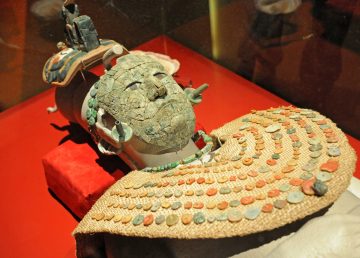 Presentan en México el ajuar funerario de la Reina Roja, un tesoro maya Foto 1