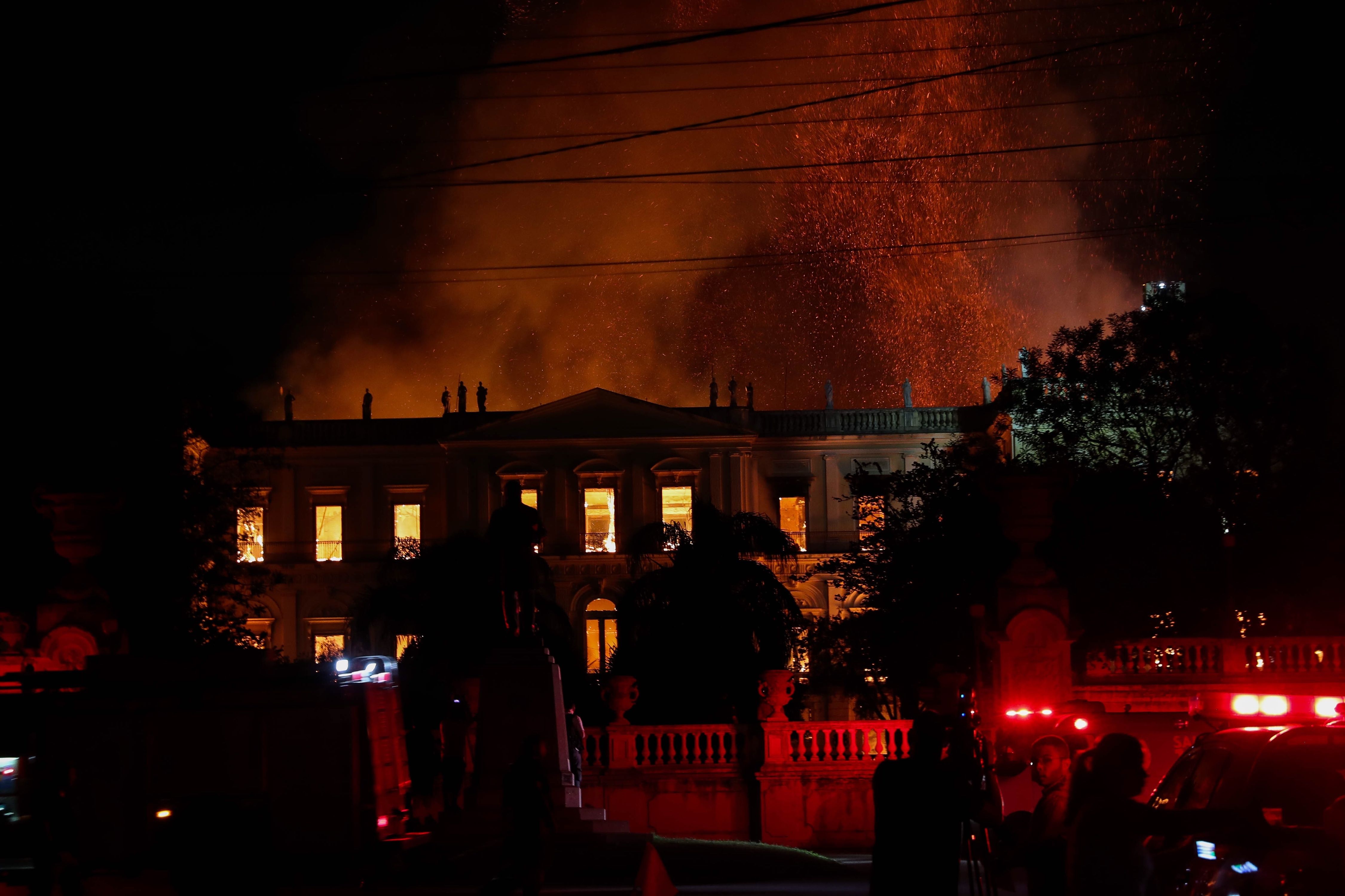 Sofocado el incendio que destruyó el Museo Nacional de Río de Janeiro