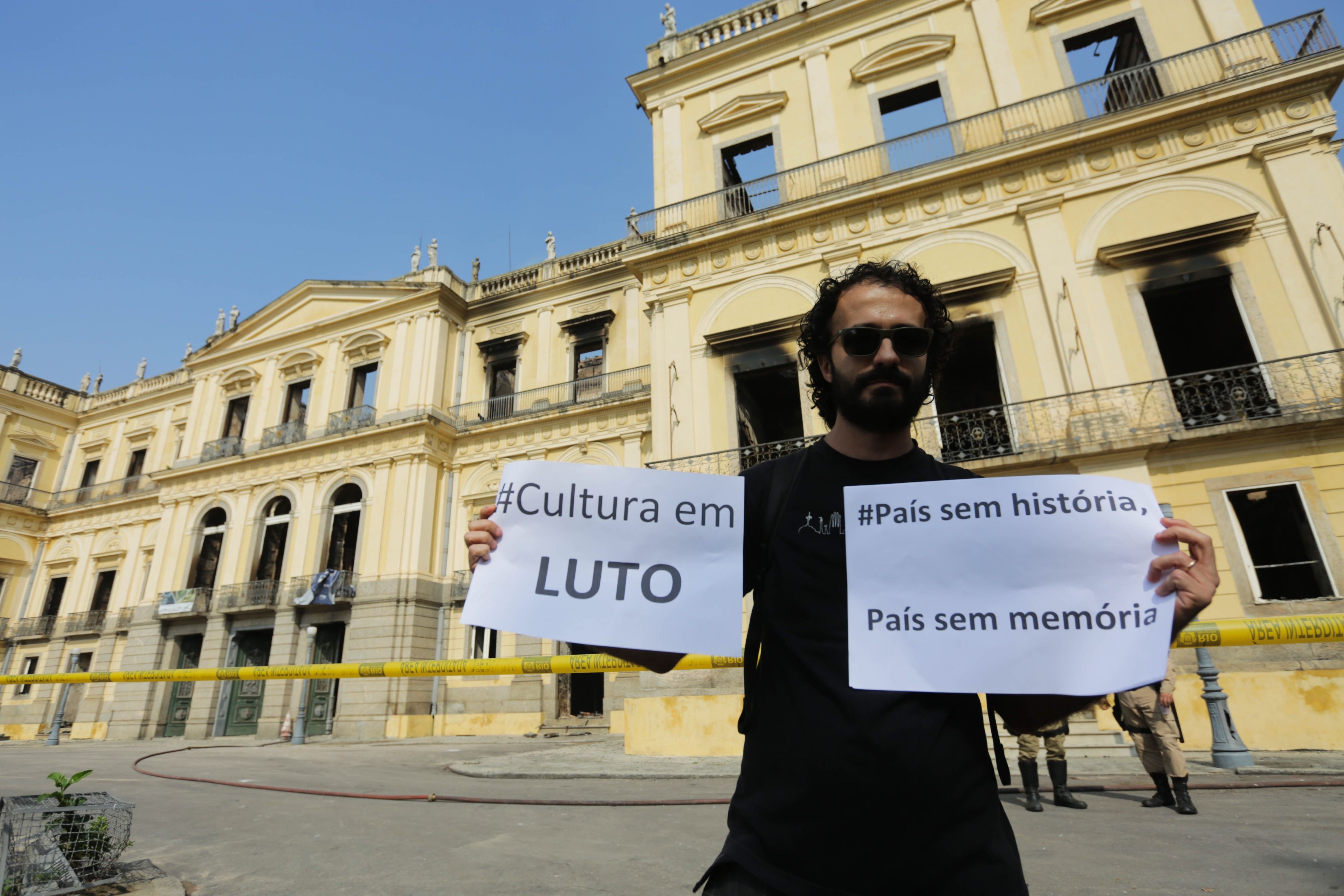 Brasil anuncia la reconstrucción del Museo Nacional tras el incendio que lo destruyó