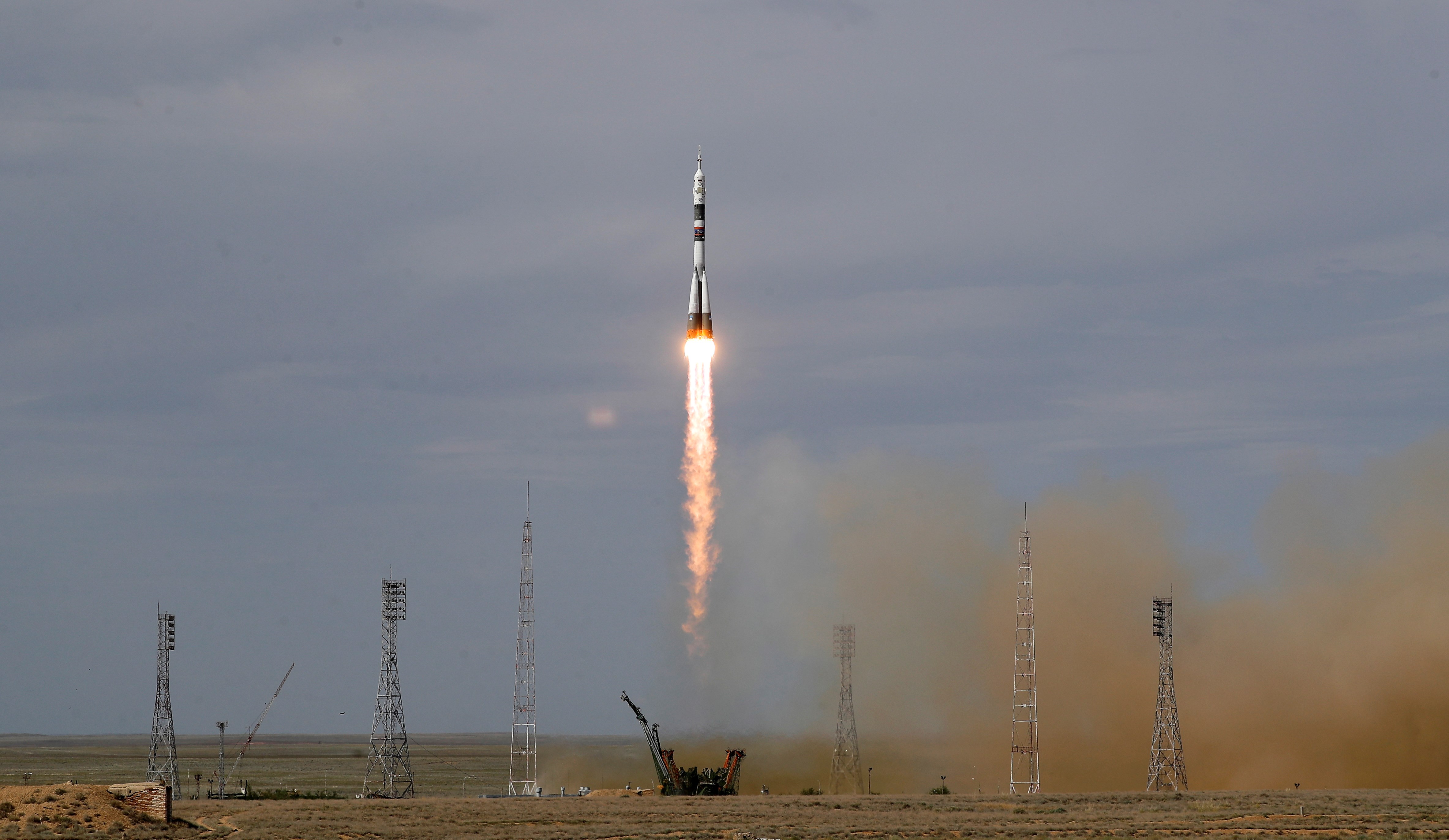 El agujero en la Soyuz MS-09 fue provocado, según la agencia espacial rusa