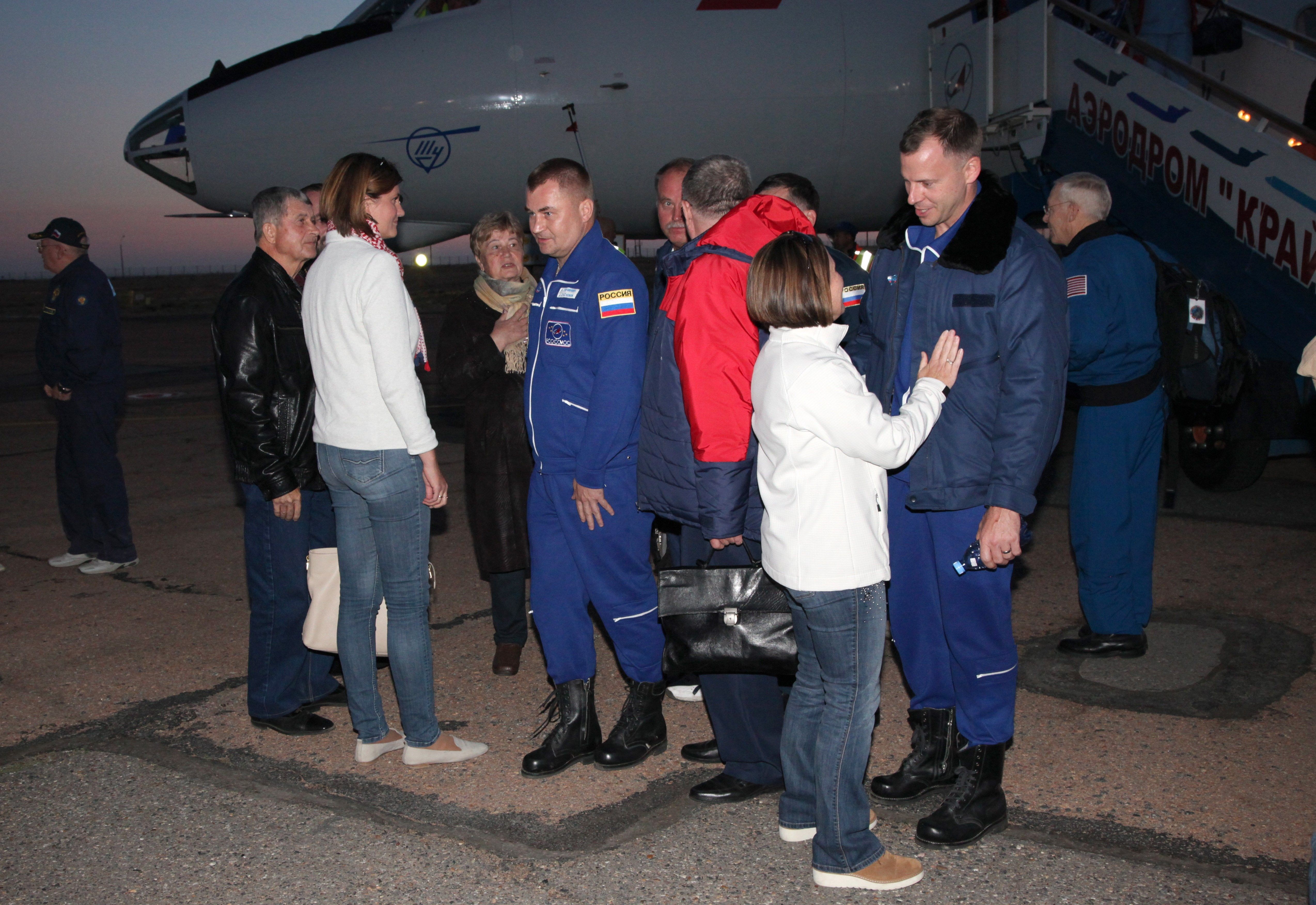 Los astronautas rescatados de la nave Soyuz están ya con sus familias, según la NASA