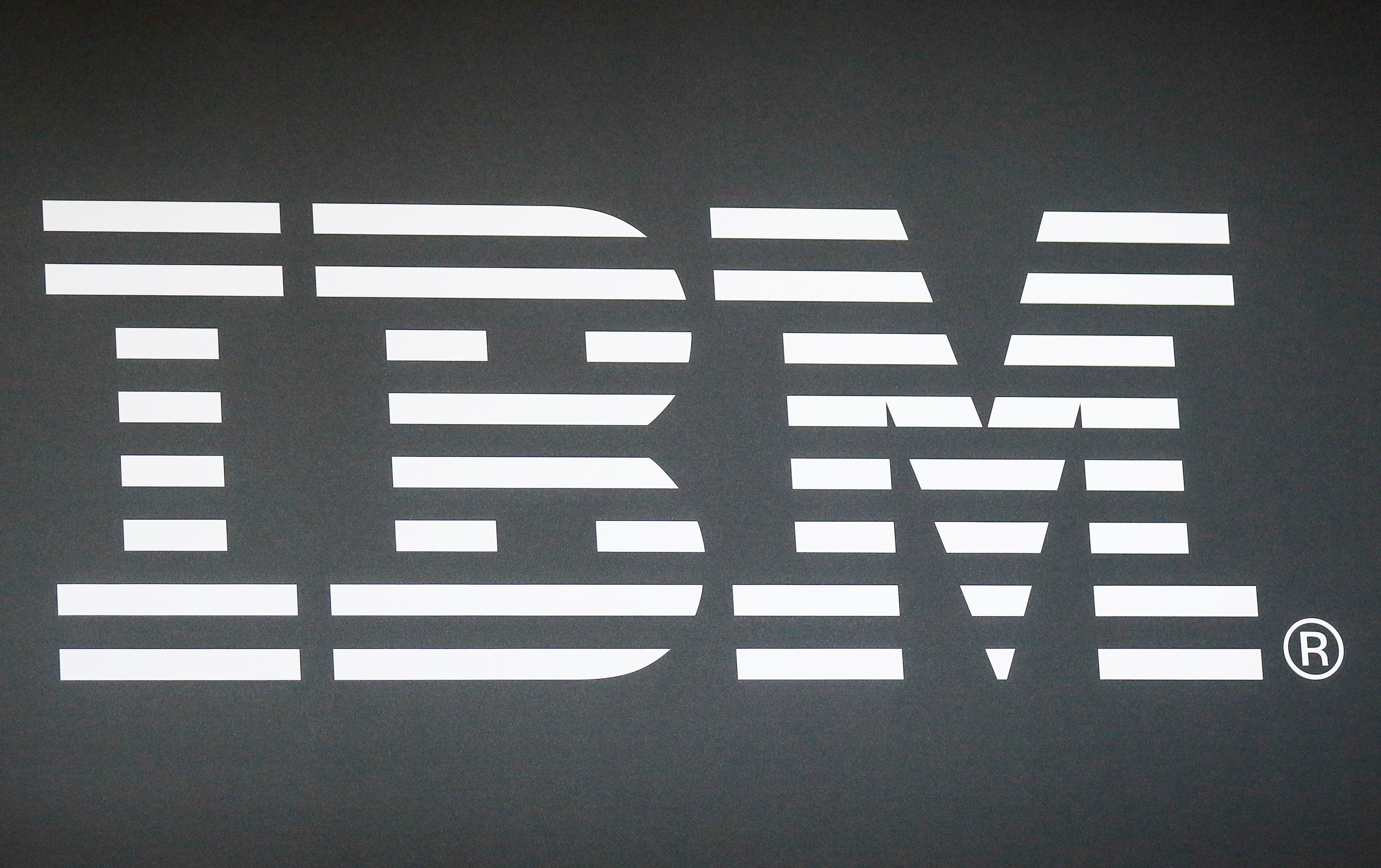 IBM compra el proveedor de software Red Hat por 34.000 millones de dólares