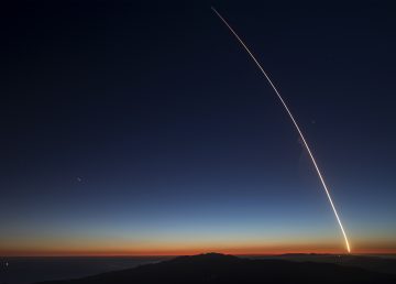 Autorizan a SpaceX a poner 12.000 satélites en órbita