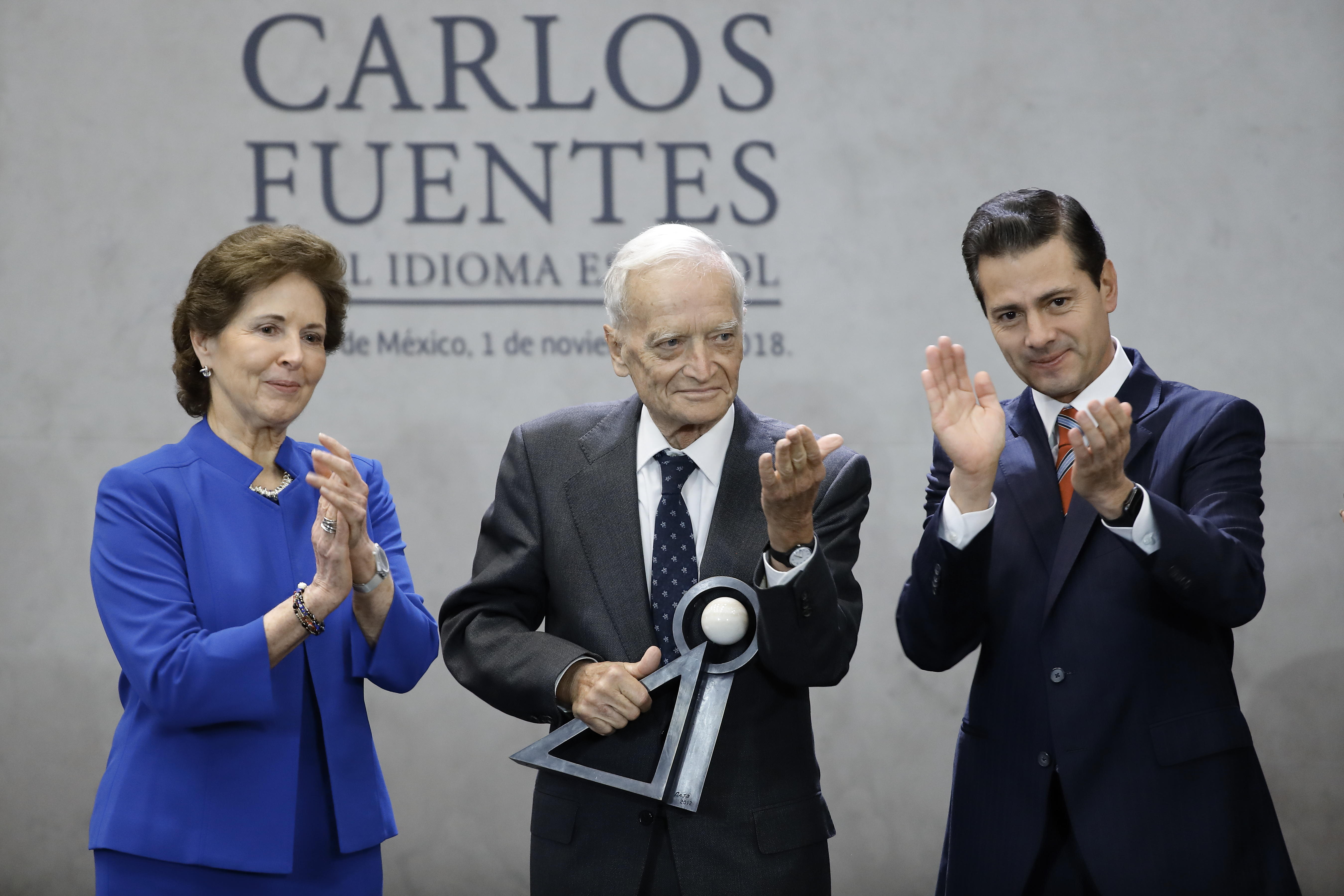 México premia la «lúcida mirada ante la crudeza del mundo» de Luis Goytisolo