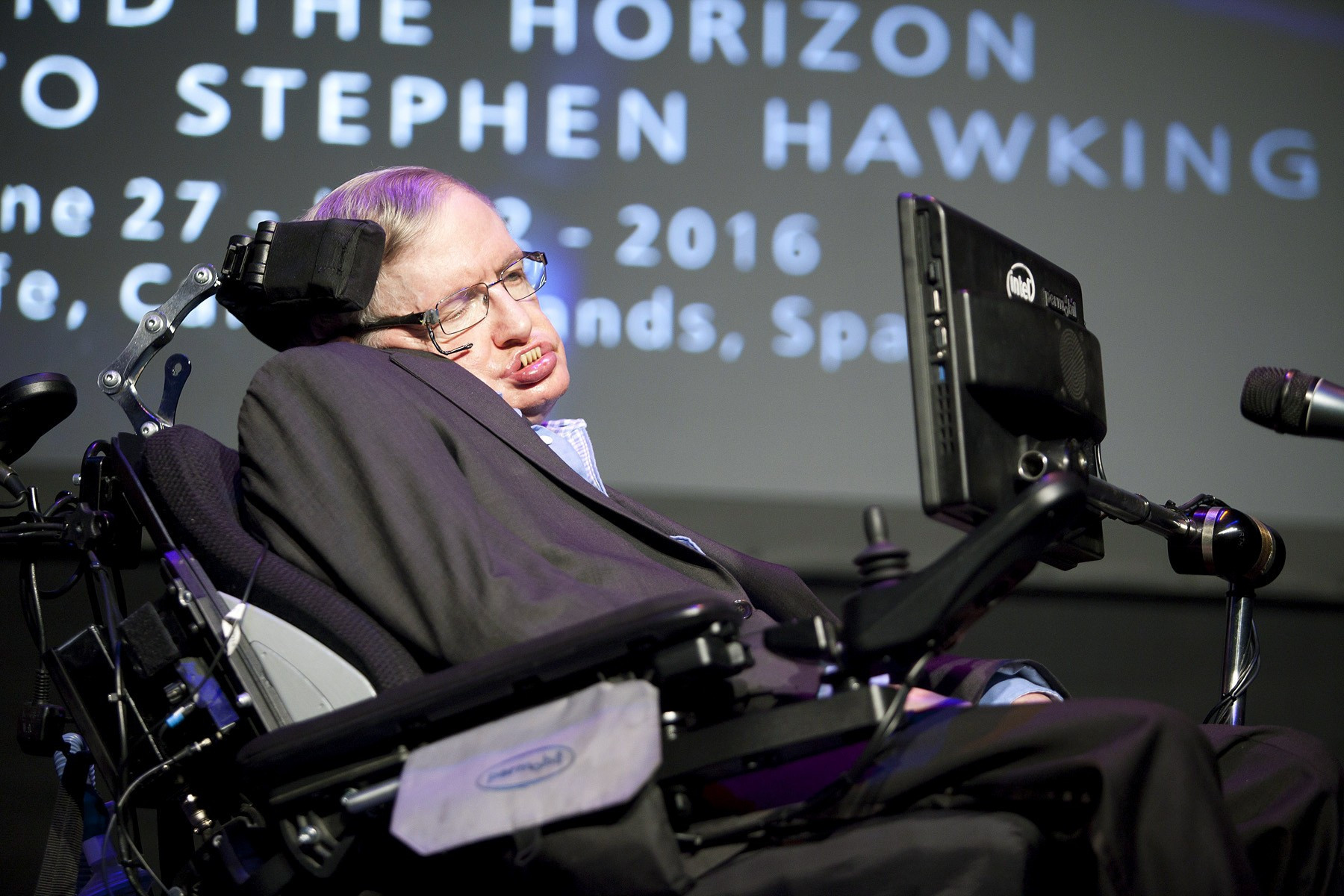 Más de dos millones de euros en una subasta de objetos de Hawking