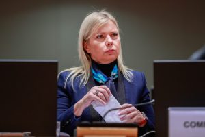 La comisaria europea de Industria, Elzbieta Bienkowska