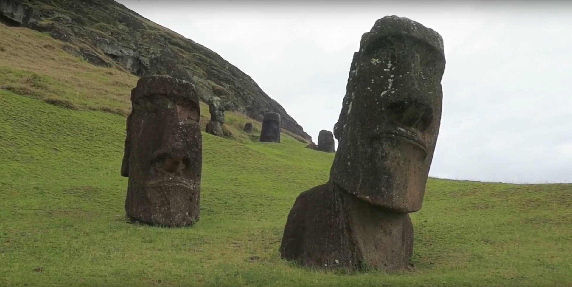 AMOR en la Isla de Pascua para limpiarla de plástico