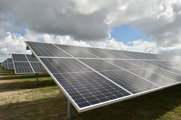 Anuncian la instalación de 30 millones de paneles solares hasta 2030