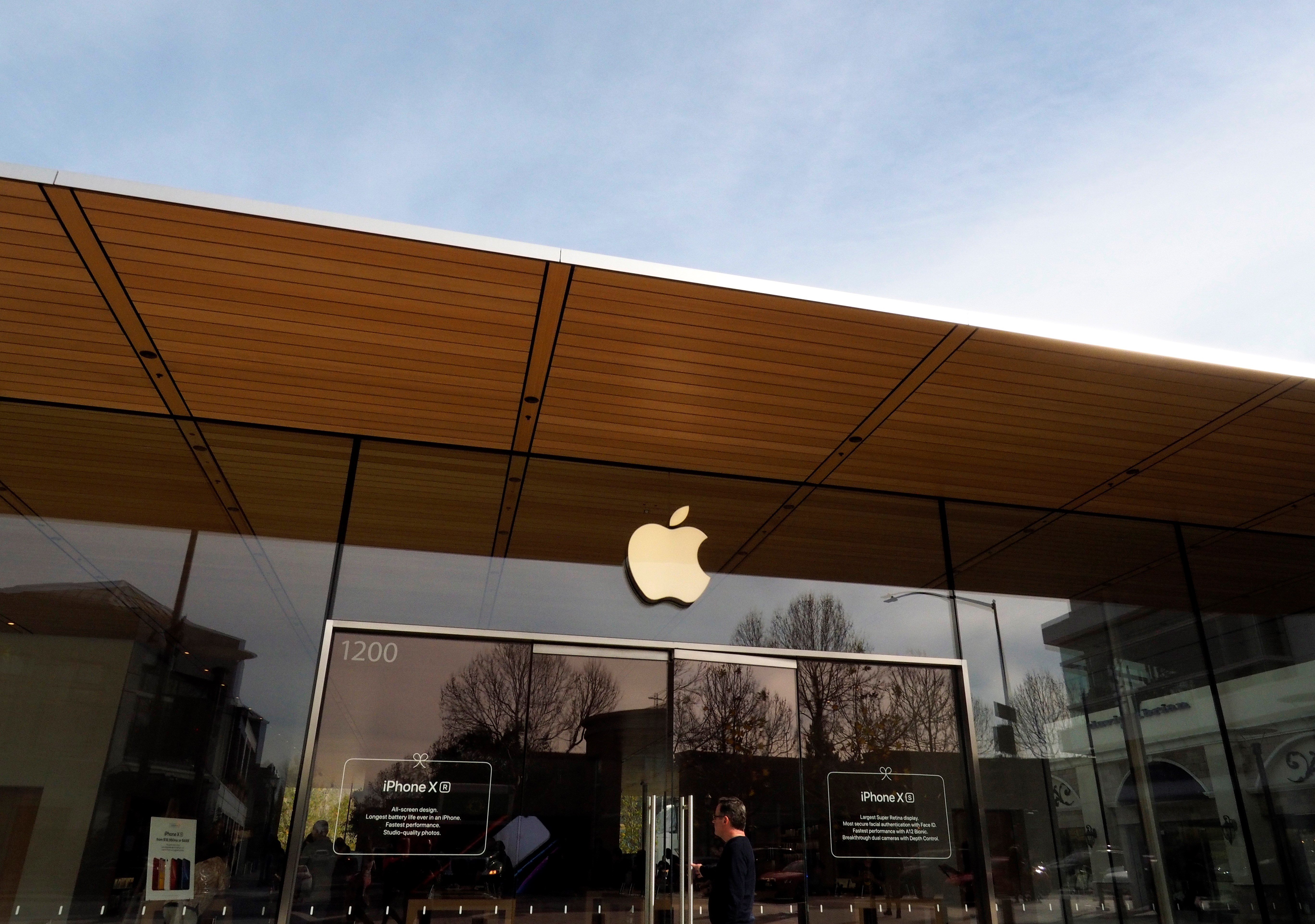 130.000 usuarios se suman a demanda colectiva contra Apple en Chile