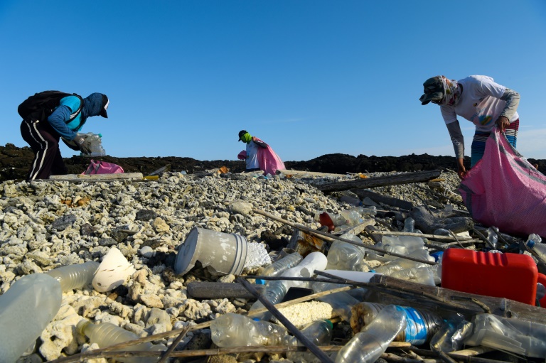 Un monstruo en el paraíso: el plástico amenaza la vida en Galápagos