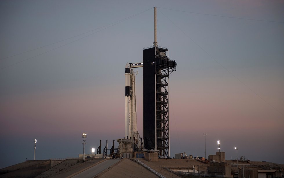 SpaceX lanza su primera cápsula para tripulación rumbo a la EEI