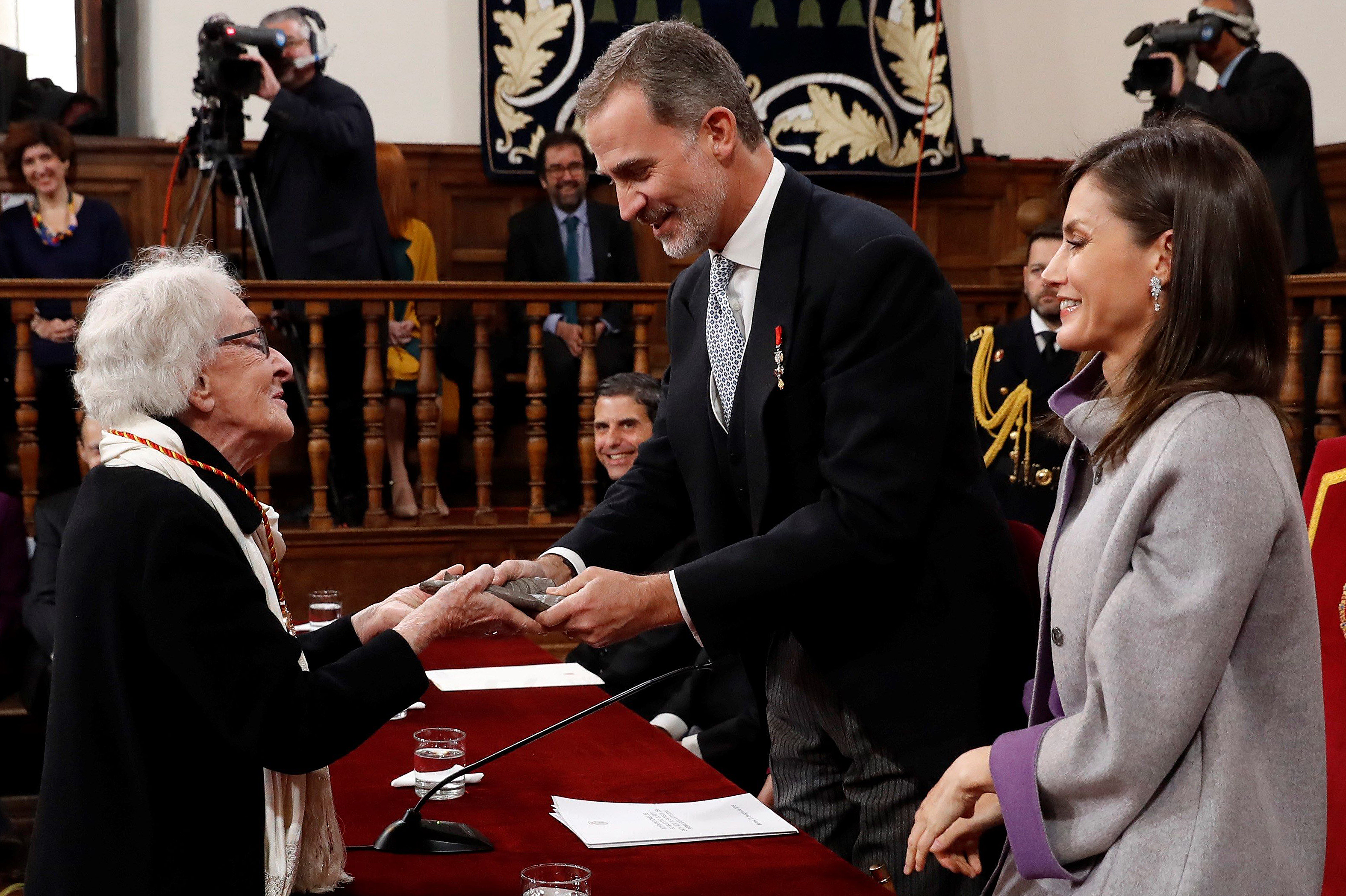 La poetisa uruguaya Ida VItale recibe el Premio Cervantes