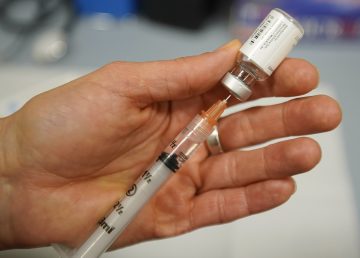 FDA aprueba primer tratamiento pediátrico para lupus