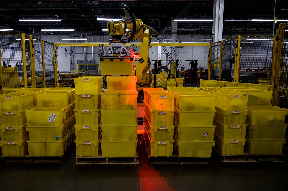 Robots que trabajan con humanos para Amazon, un anticipo del futuro