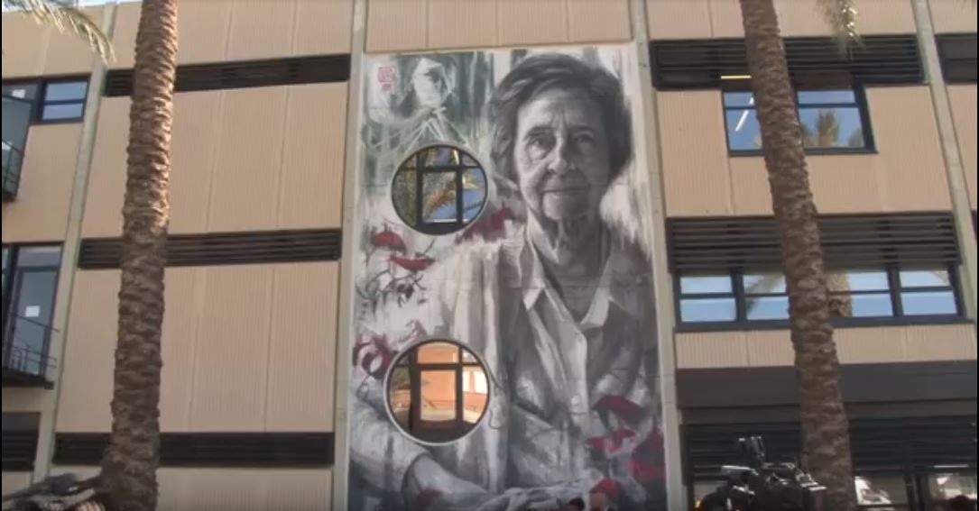 Tributo a las mujeres de la ciencia con murales interactivos