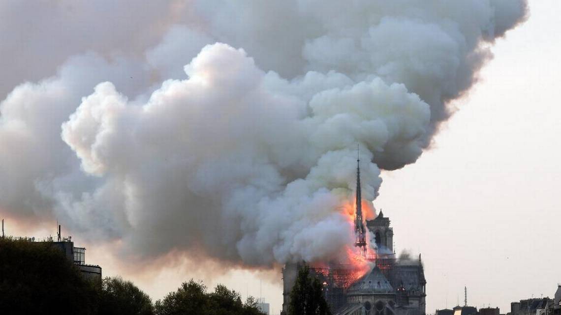 La Fiscalía abre una investigación sobre el incendio de Notre Dame