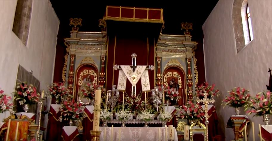 La Fiesta de las Cruces sana viejas rencillas vecinales