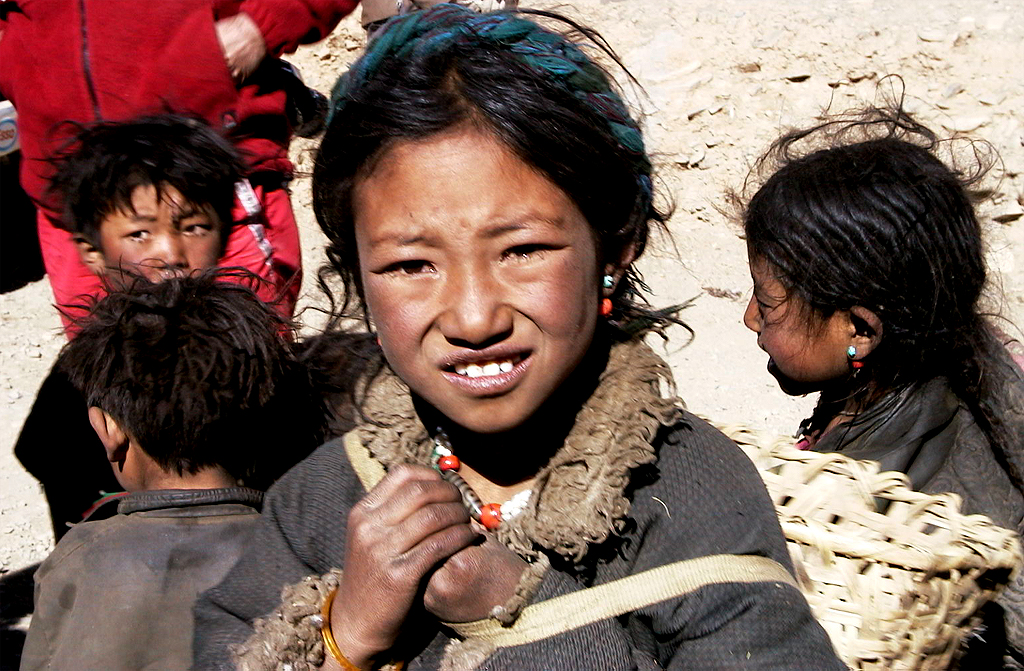 Publican novela sobre el alivio de la pobreza en región tibetana de China