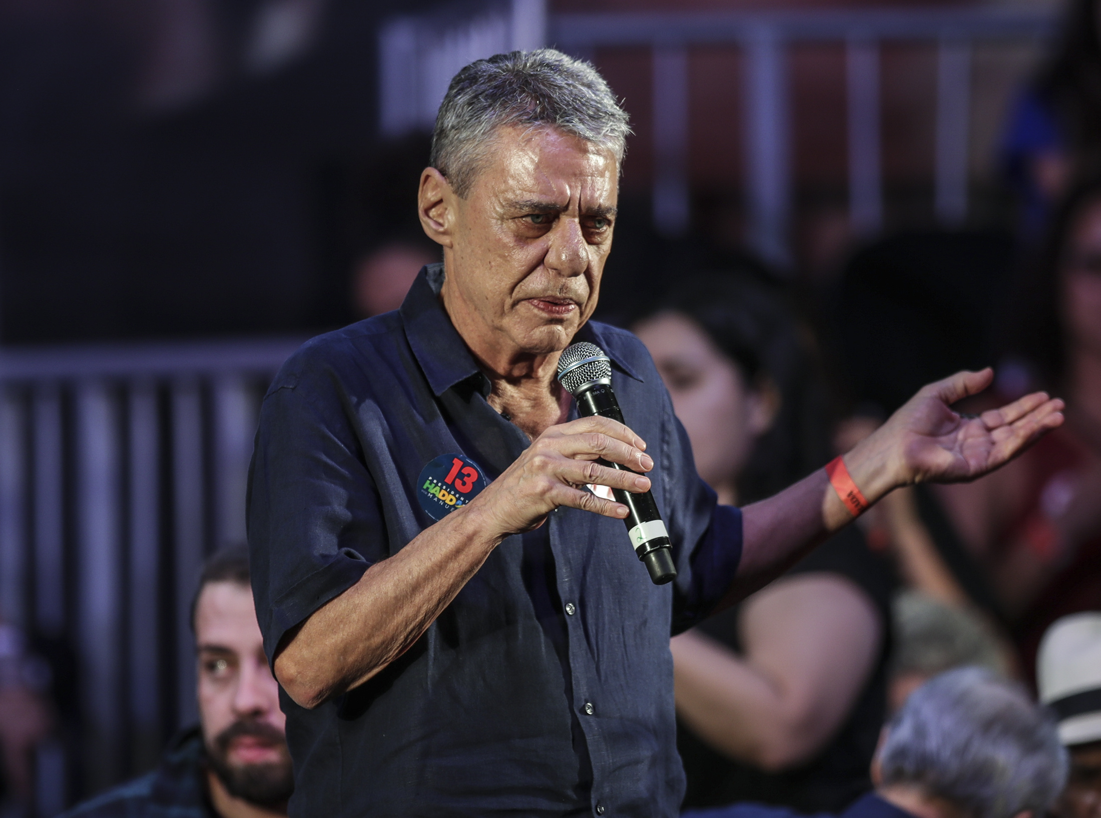 Liberan 17 discos de Chico Buarque en plataformas musicales