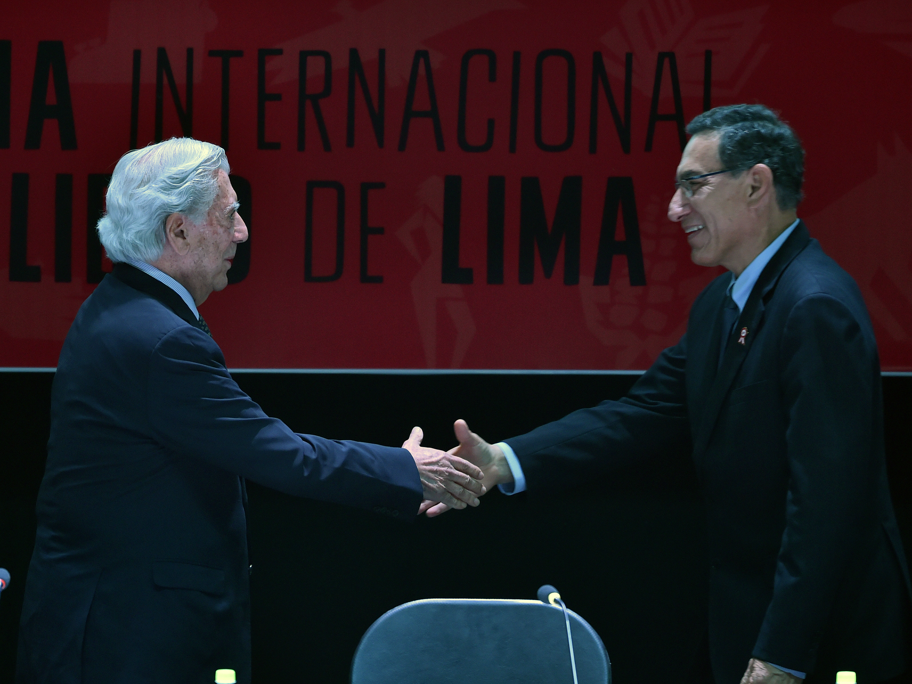 Vizcarra y Vargas Llosa inauguran la Feria del Libro de Lima