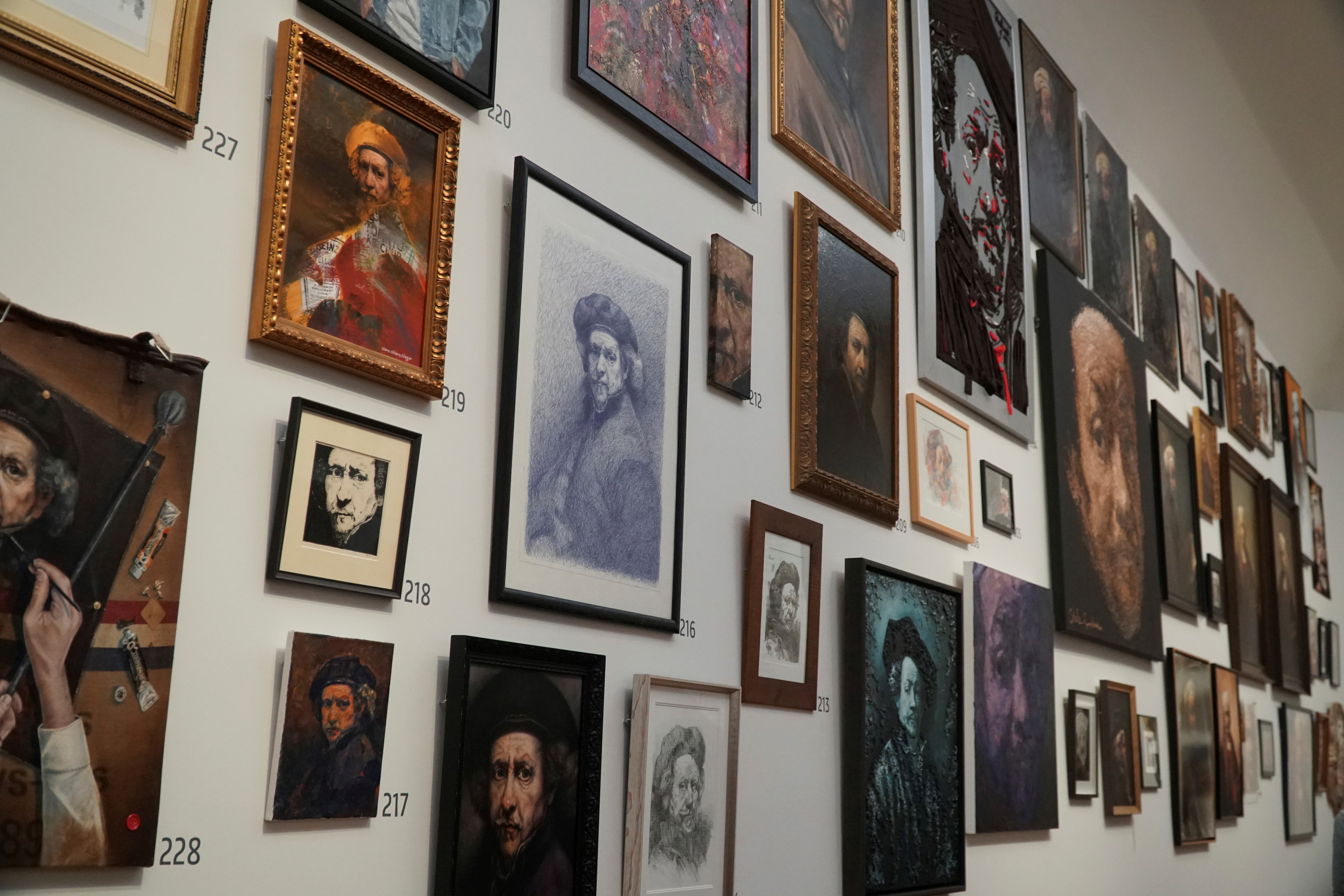 Artistas de 95 países se inspiran en Rembrandt y crean una exposición