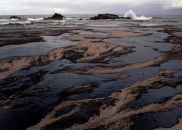 Incidente en plataforma petrolera en Canadá provoca derrame en el mar