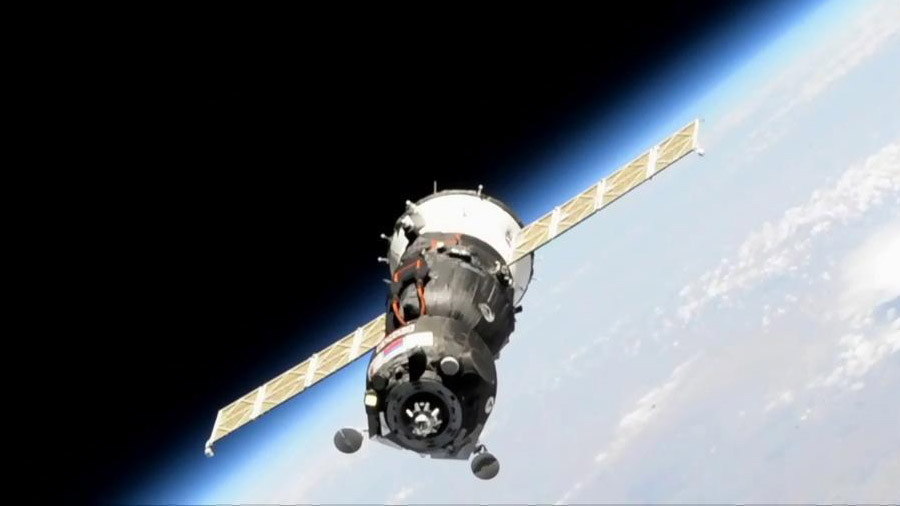 La Soyuz MS-13 cambia de puerto en la EEI para facilitar el enganche