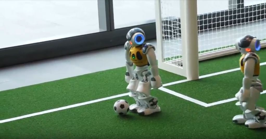 Estudiantes de China ganan campeonato mundial de fútbol con robots