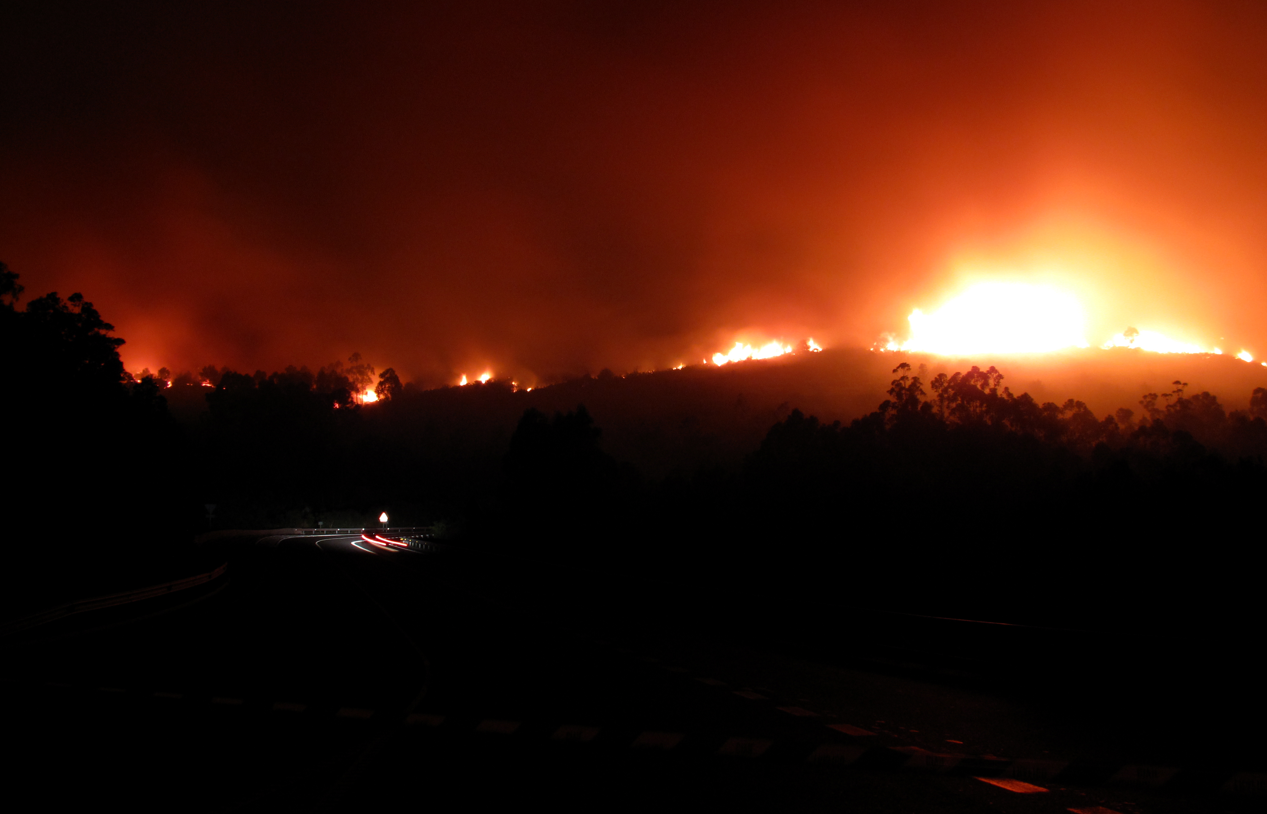 Olas de calor reactivan incendios forestales en el Ártico