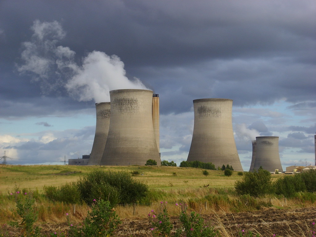 Irán implementa centrifugadoras para aumentar reserva de uranio