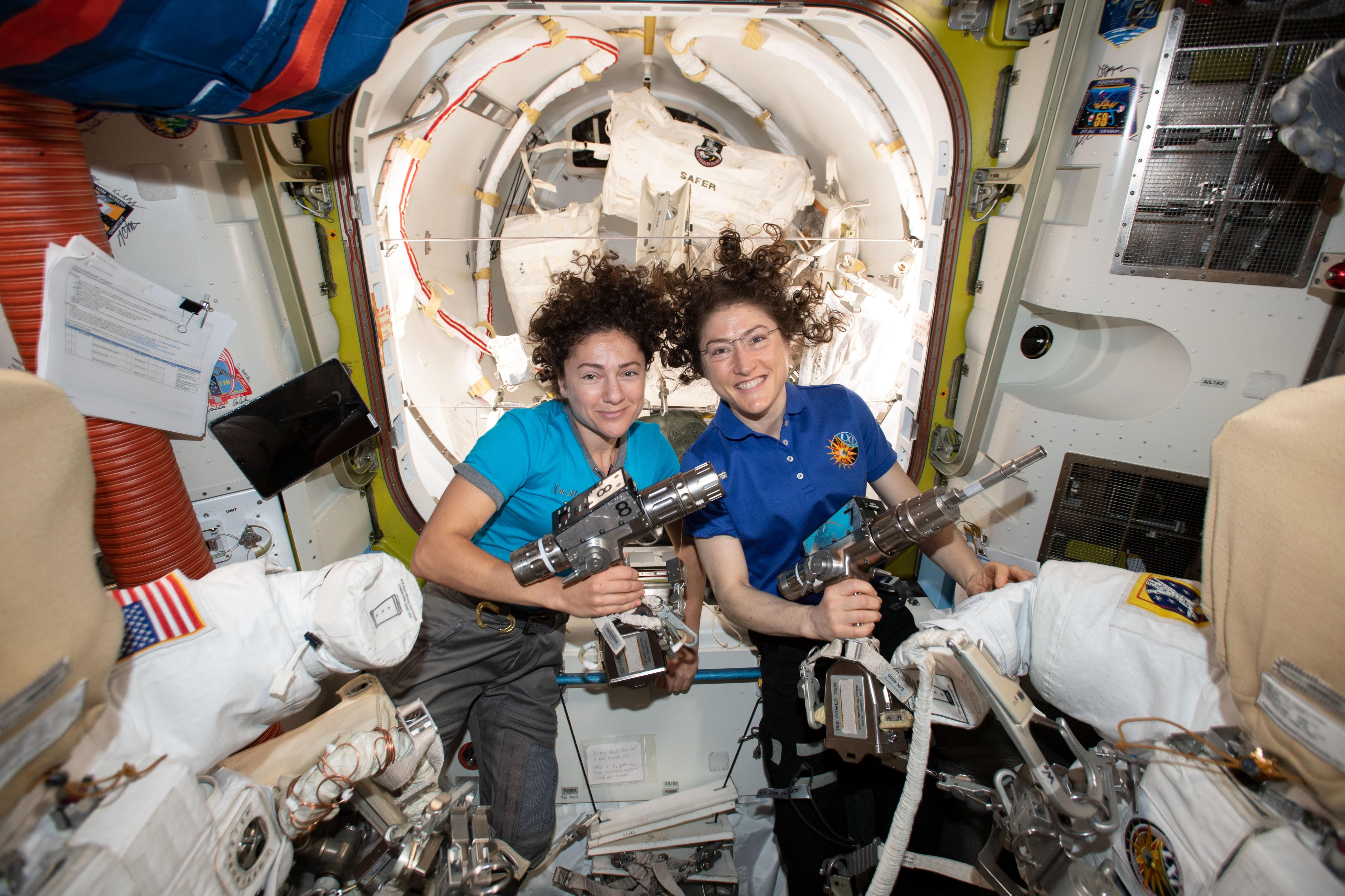 La primera caminata espacial íntegramente femenina se desarrollará el viernes