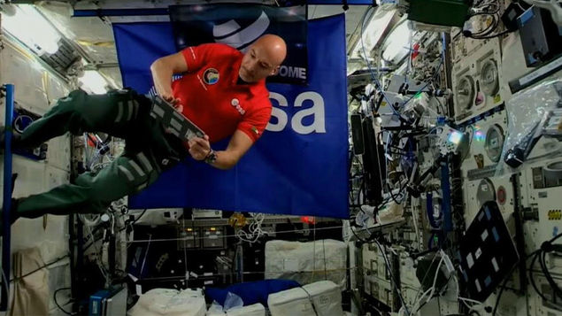 Una fiesta fuera de este mundo: astronauta se convierte en DJ