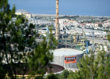 Greenpeace bloquea una refinería de Total en Francia que utiliza aceite de palma