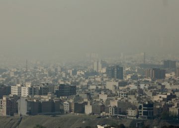 La contaminación obliga a cerrar escuelas y universidades en Teherán