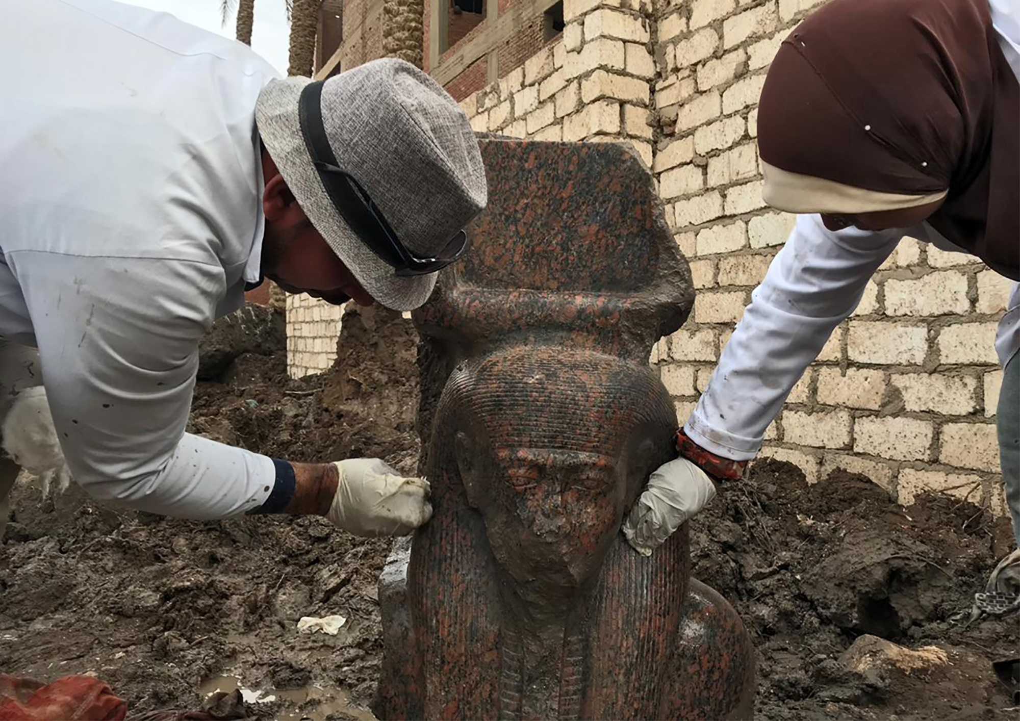 Egipto descubre un «raro» busto del faraón Ramses II