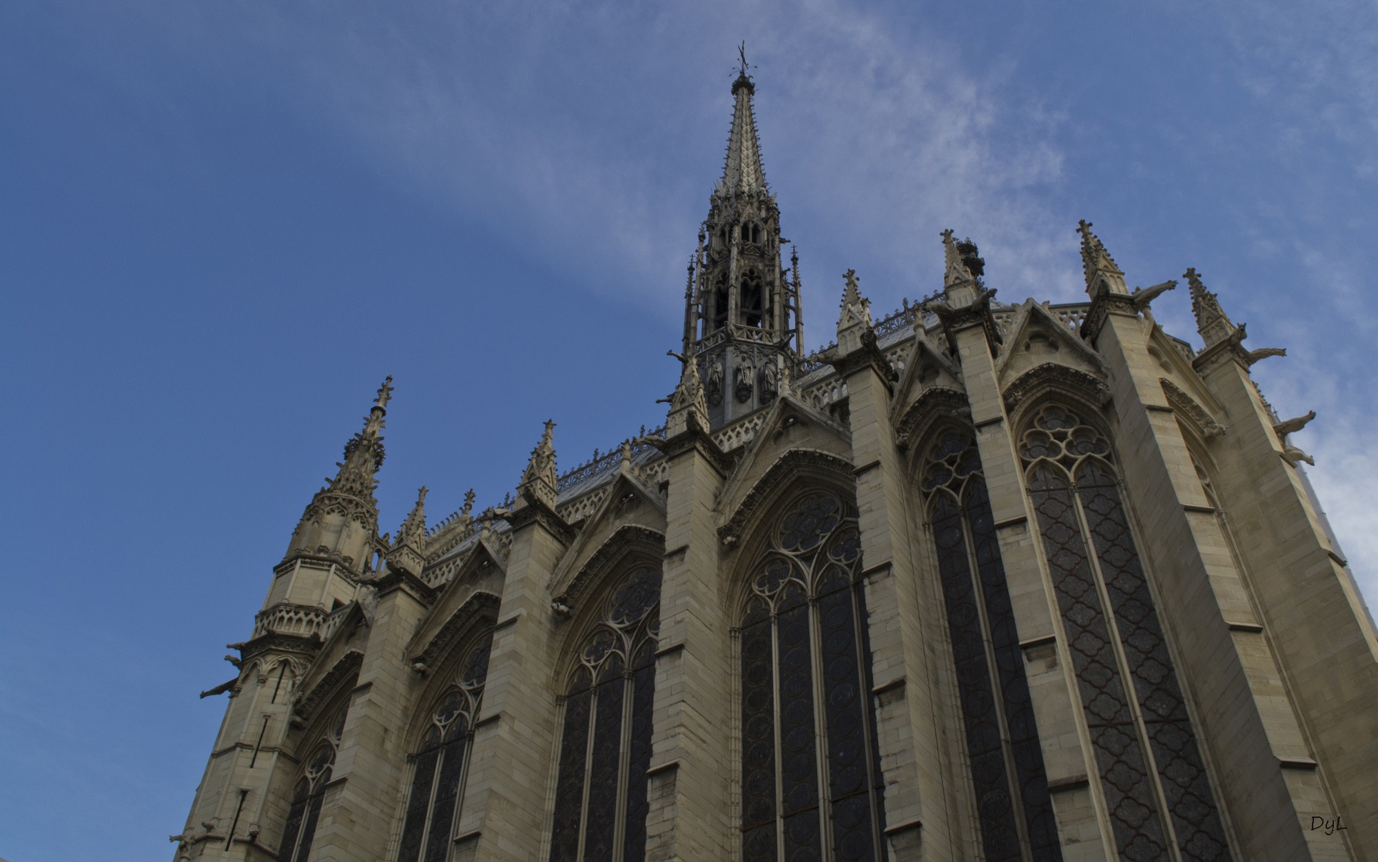 Un descuido prendió en llamas la Catedral de Notre Dame en París