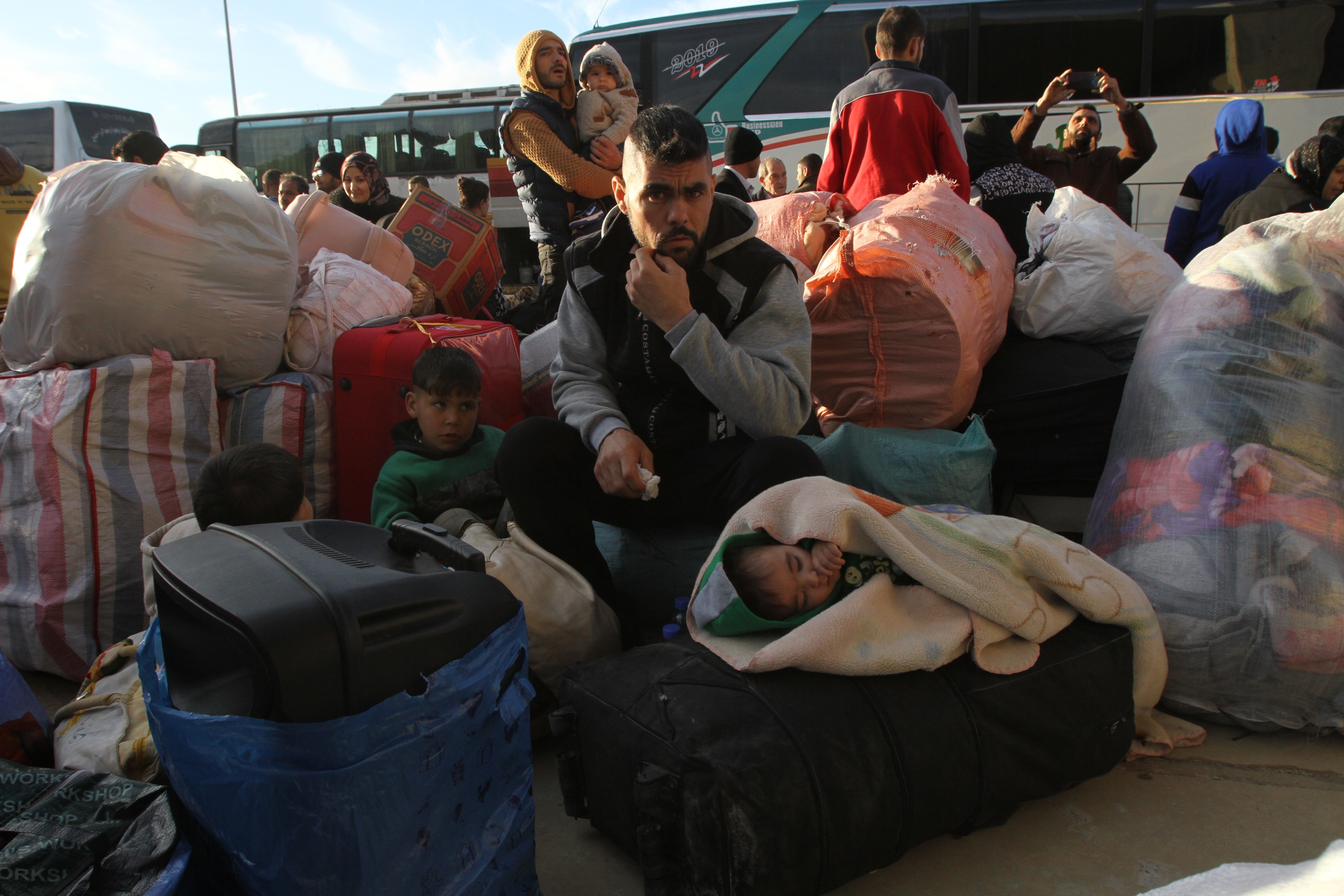 Desastres naturales afectan a refugiados sirios en Líbano