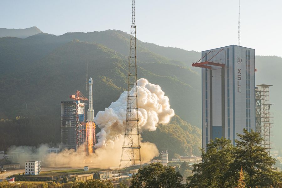 China lanza dos nuevos satélites del sistema BeiDou