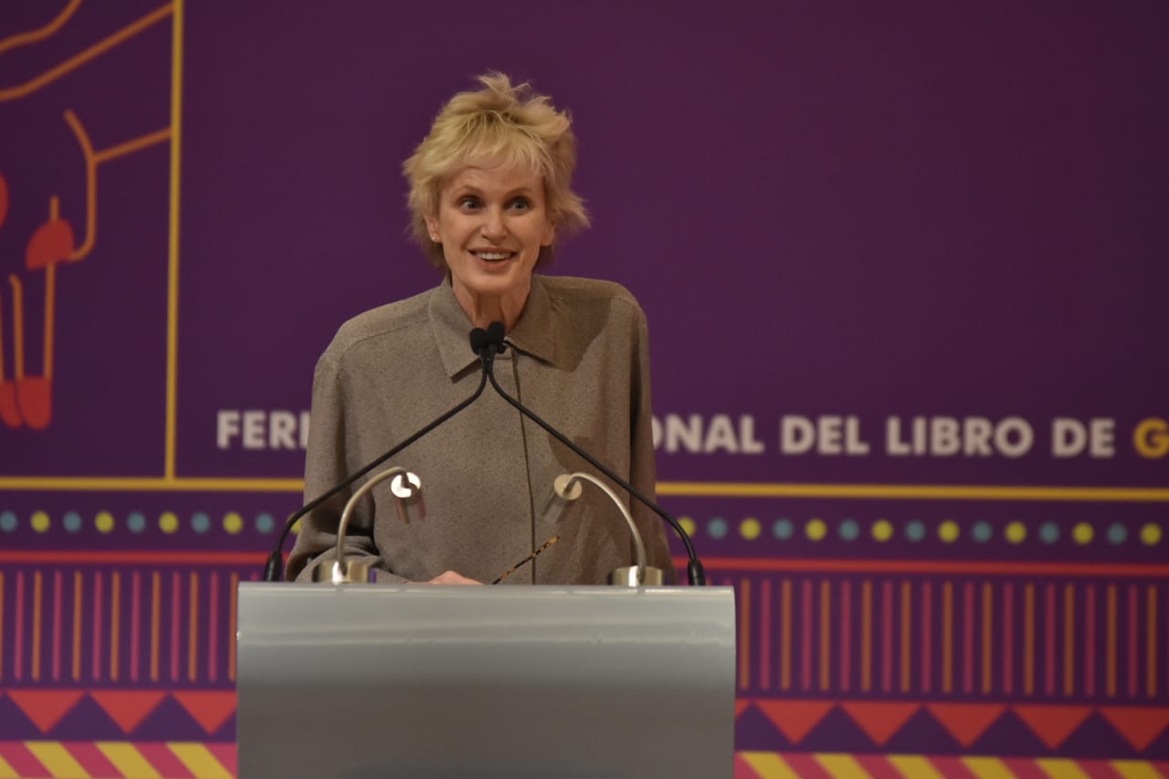 “No hay muro que supere al mestizaje impuesto por la naturaleza”: Siri Hustvedt