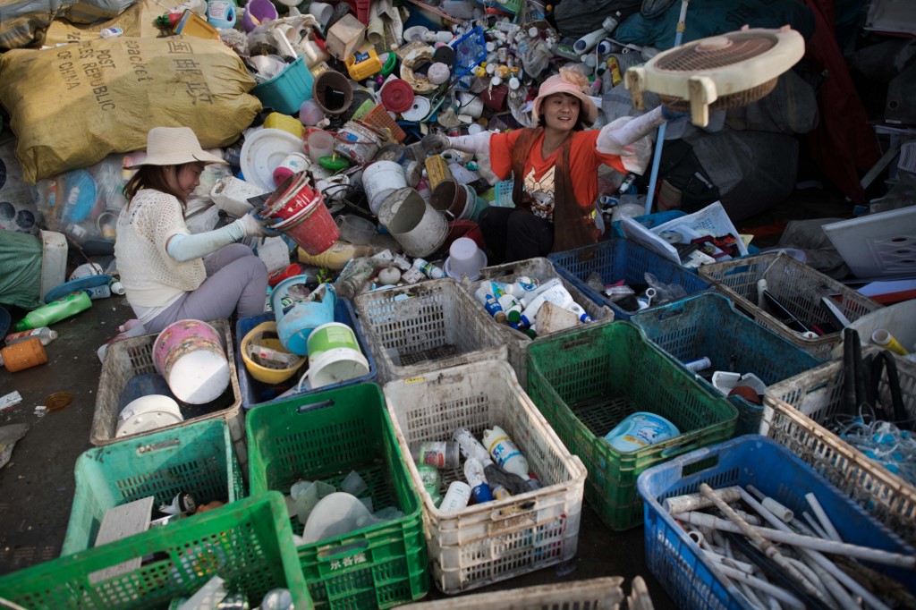 China prohibirá las bolsas plásticas y vajillas desechables en restaurantes